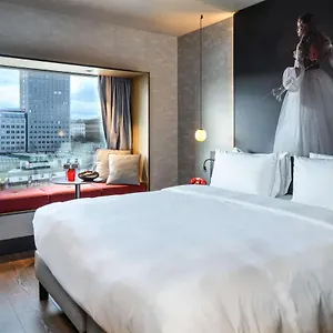Radisson Red Hotel, Vienne