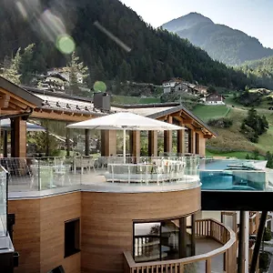 ***** Hotel – Alpine . Luxury . Life Autriche